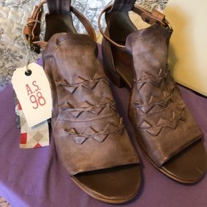 AS98 Sandals ~ Size 37